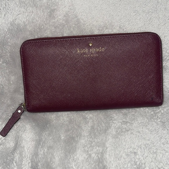 Kate Spade wallet - Picture 1 of 2